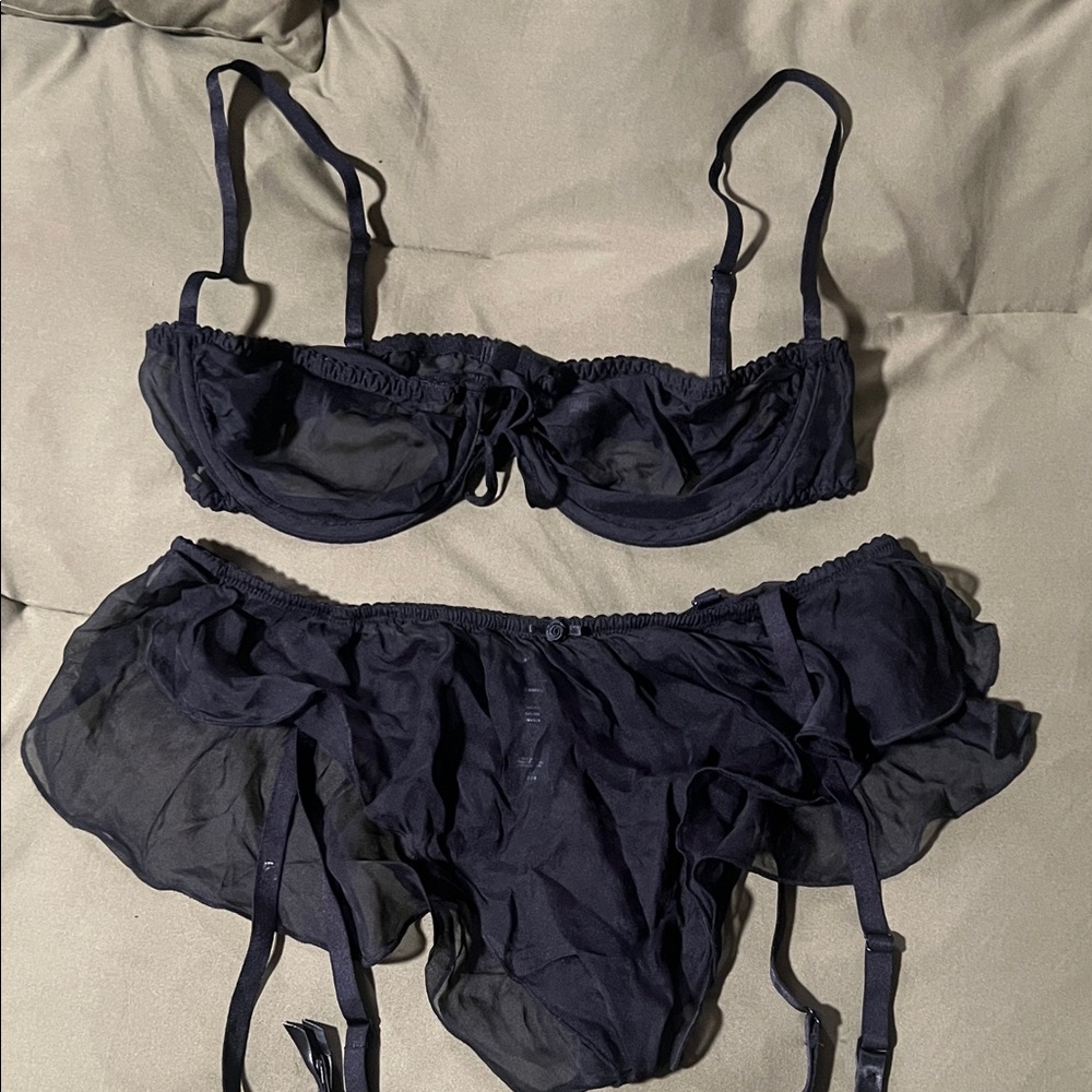 SKIMS Romance Chiffon Bra + Garter Bikini Set | Onyx (36C + L) new with tags - Picture 3 of 8